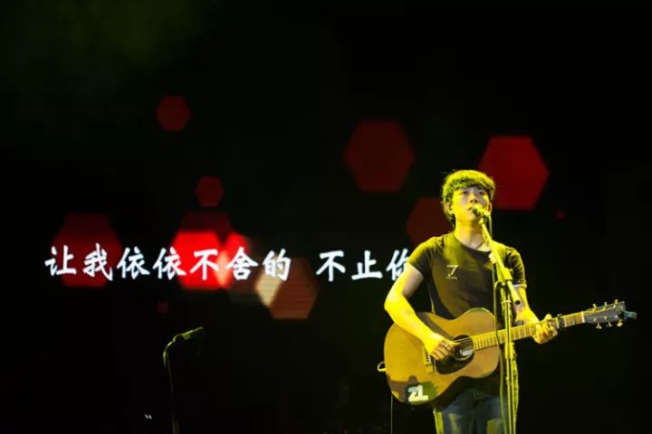 赵雷最新单曲,赵雷最新单曲，唤醒心灵的音乐之旅，赵雷最新单曲，唤醒心灵的音乐之旅之旅