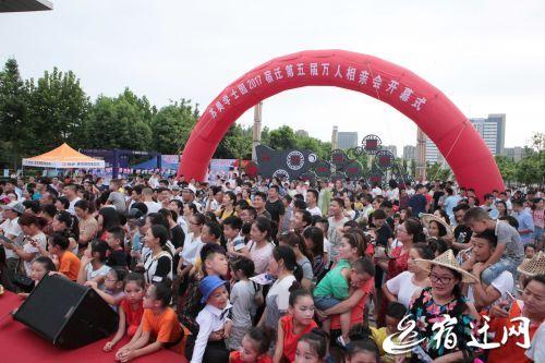 2017最新全城热恋,全城热恋，一场浪漫风暴席卷于2017年，全城热恋浪漫风暴席卷，2017年热恋季来袭！